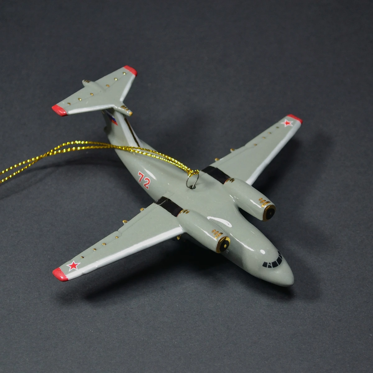Елочная игрушка Ан-72 серый (фарфор) серия Самолеты России