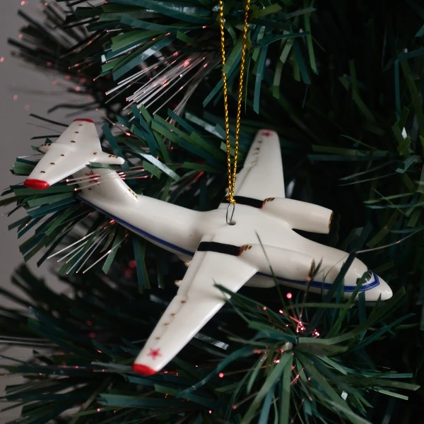 Елочная игрушка Ан-72 белый (фарфор) серия Самолеты России