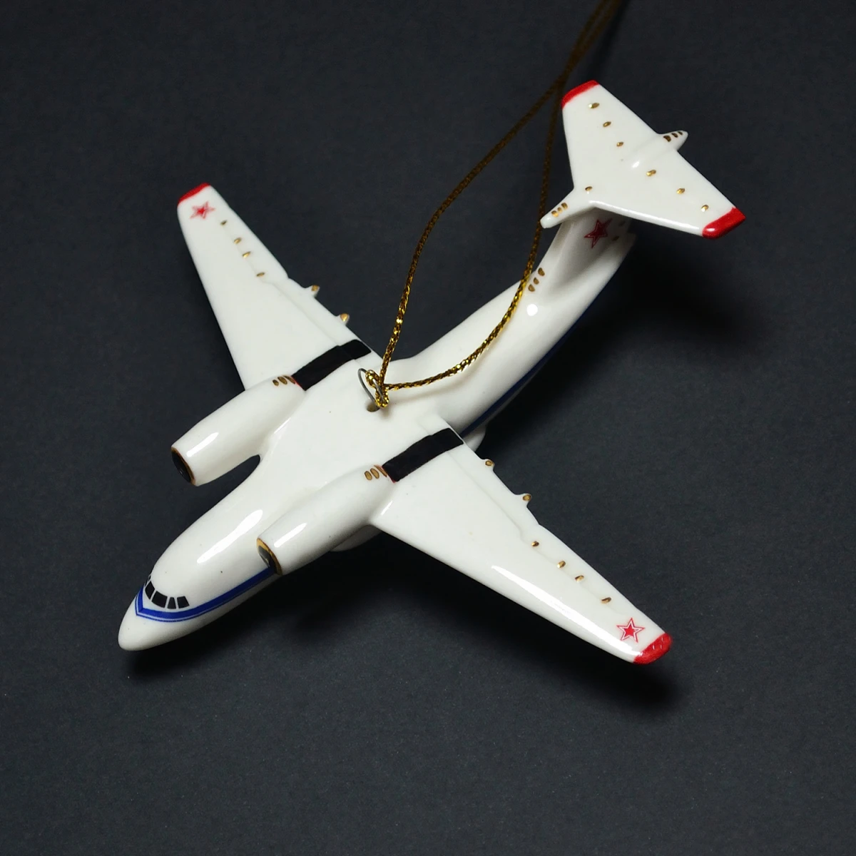 Елочная игрушка Ан-72 белый (фарфор) серия Самолеты России