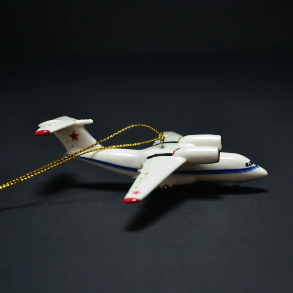 Елочная игрушка Ан-72 белый (фарфор) серия Самолеты России