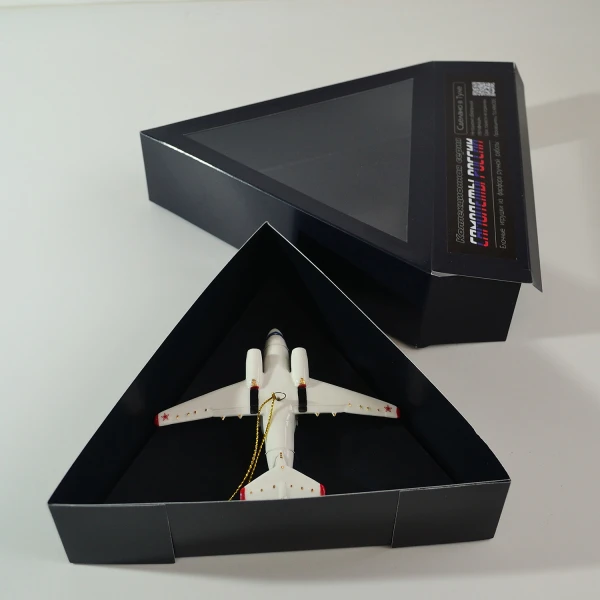 Елочная игрушка Ан-72 белый (фарфор) серия Самолеты России