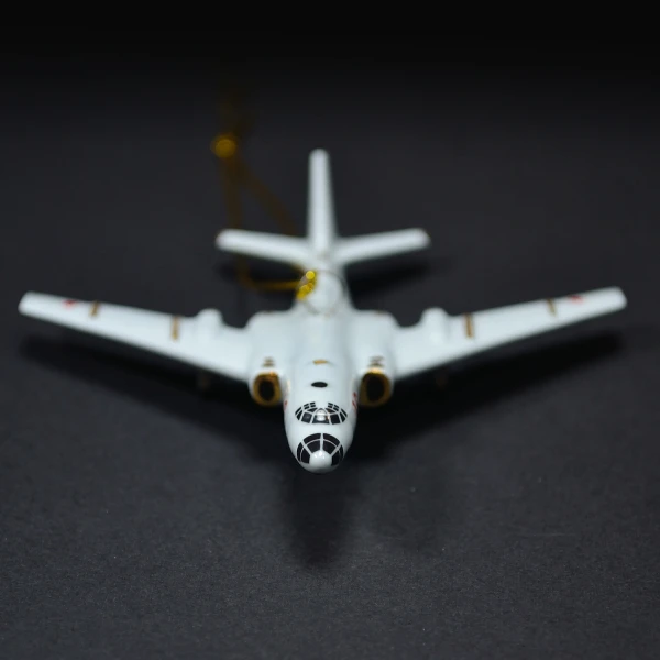 Ёлочная игрушка Самолет - бомбардировщик № 16 (фарфор) серия Самолеты России